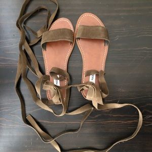 Olive Steve Madden sandals